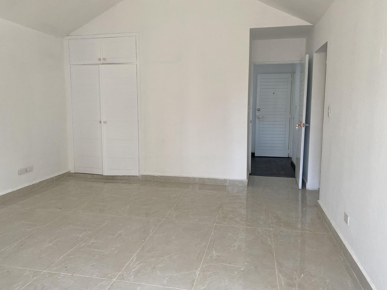 Apartamento en Venta en Evaristo Morales – Remodelado Elegante y con P Foto 7275443-5.jpg