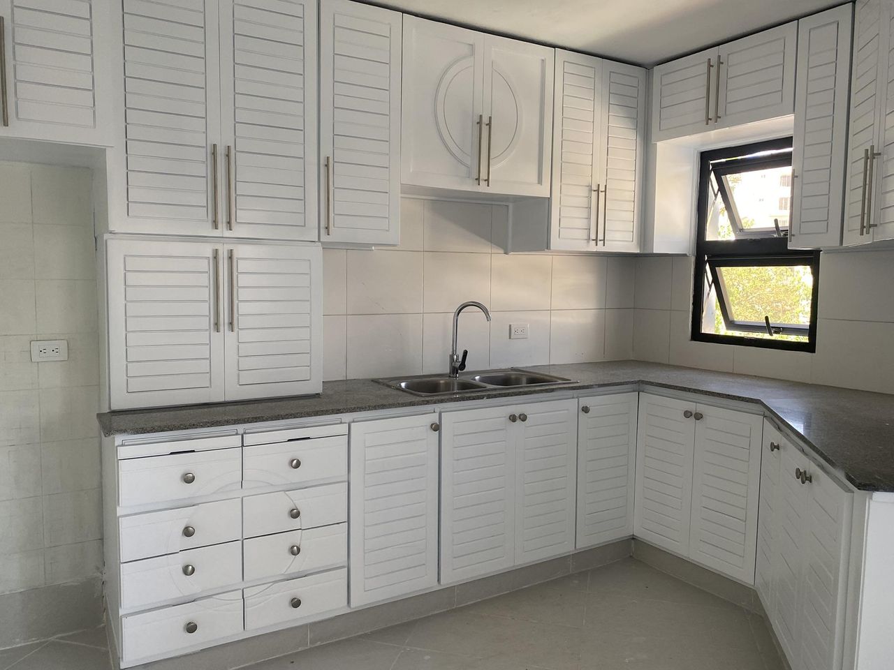 Apartamento en Venta en Evaristo Morales – Remodelado Elegante y con P Foto 7275443-8.jpg