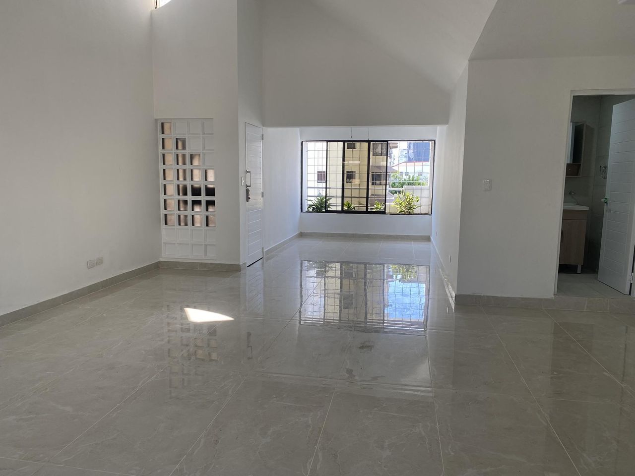 Apartamento en Venta en Evaristo Morales – Remodelado Elegante y con P Foto 7275443-9.jpg