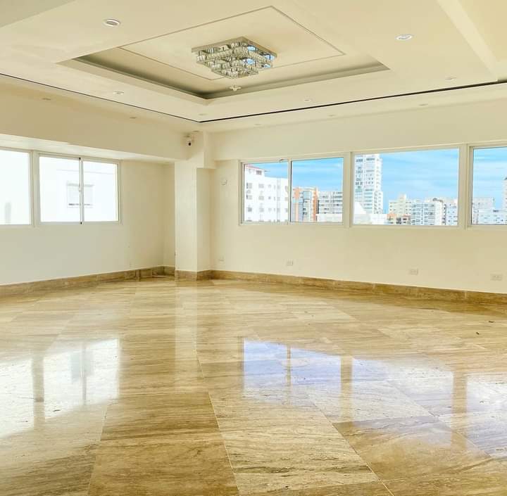 Apartamento de 4 Habitaciones en Venta en la Urbanización Real.  Foto 7275483-2.jpg