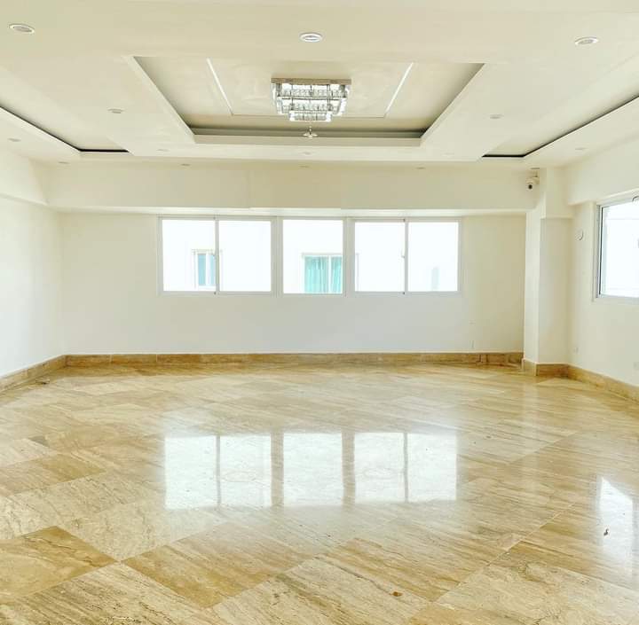 Apartamento de 4 Habitaciones en Venta en la Urbanización Real.  Foto 7275483-3.jpg