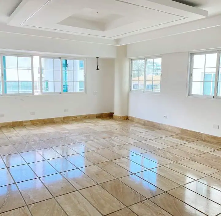 Apartamento de 4 Habitaciones en Venta en la Urbanización Real.  Foto 7275483-5.jpg