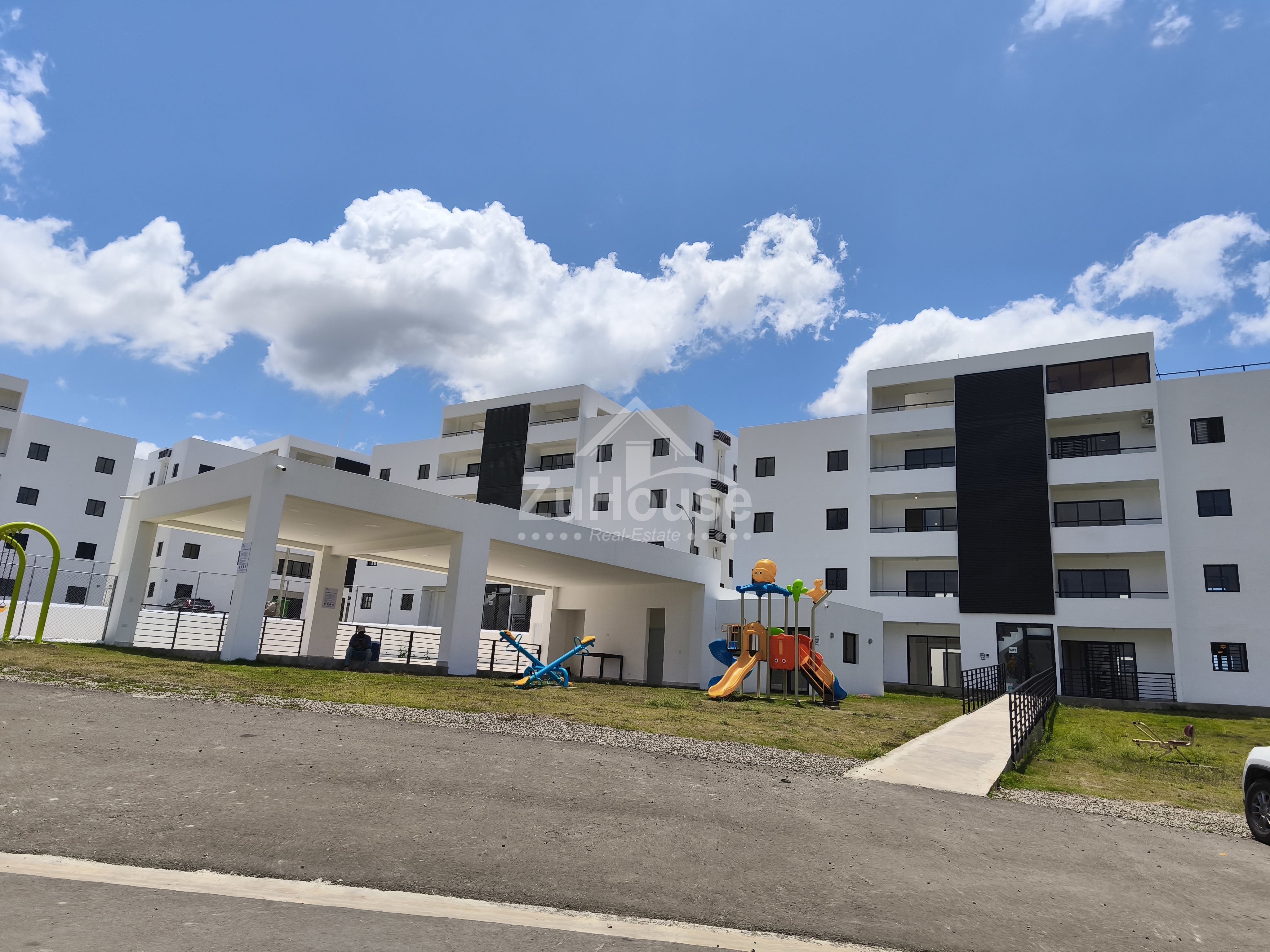 Apartamento en alquiler en segundo piso en Av. Hispanoamericana AWPA06 Foto 7275609-15.jpg