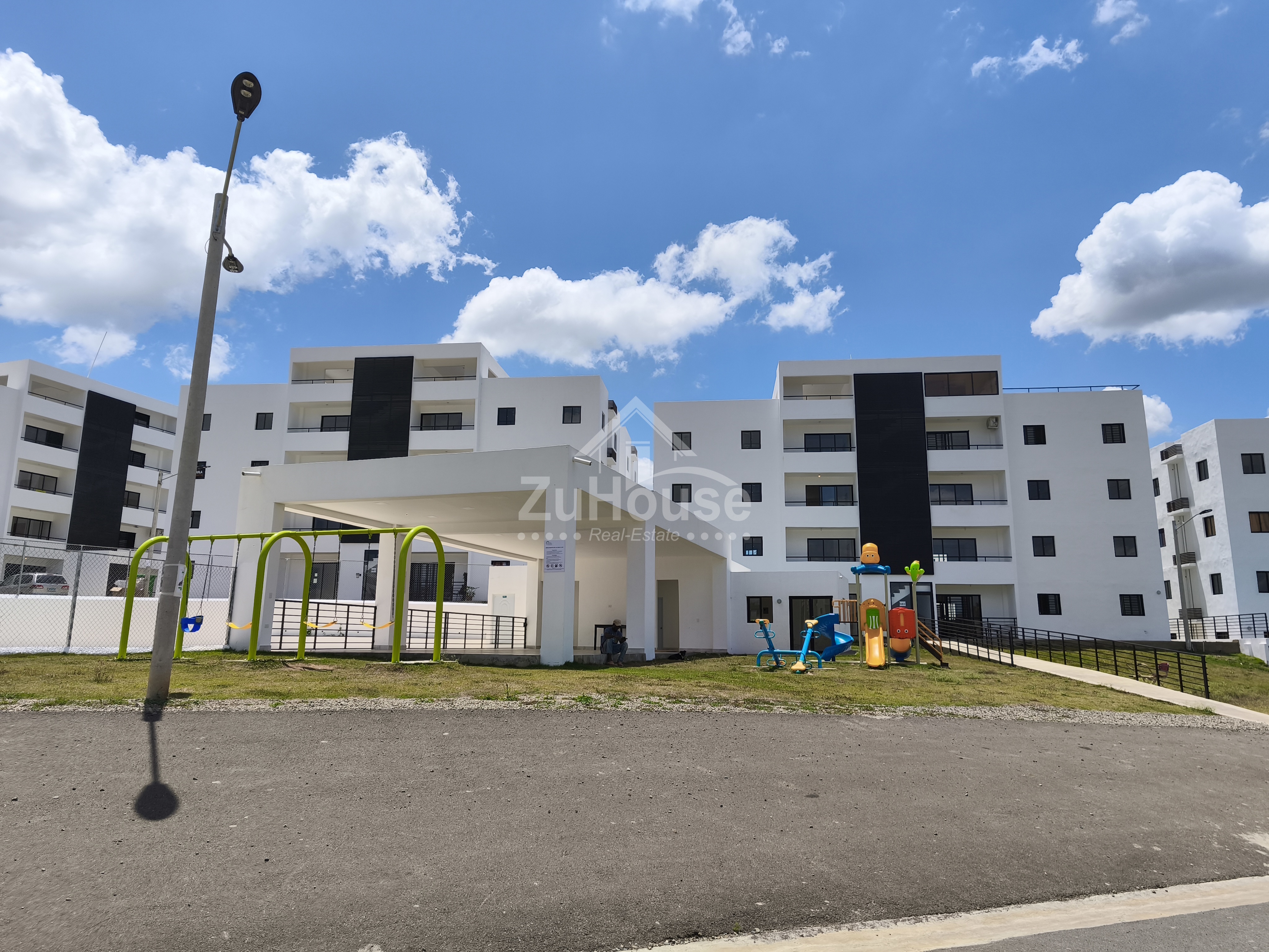 Apartamento en alquiler en segundo piso en Av. Hispanoamericana AWPA06 Foto 7275609-2.jpg