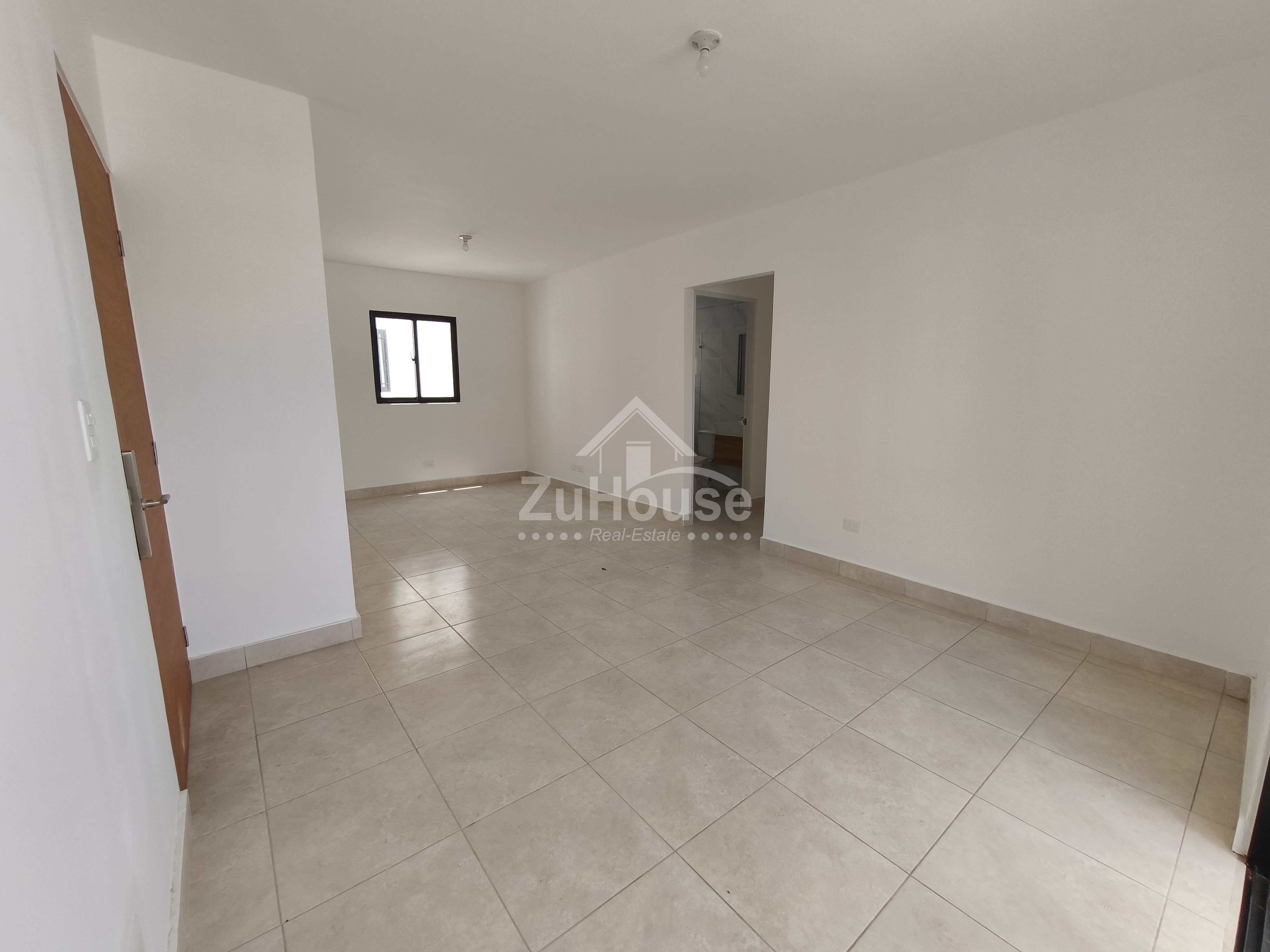 Apartamento en alquiler en segundo piso en Av. Hispanoamericana AWPA06 Foto 7275609-4.jpg