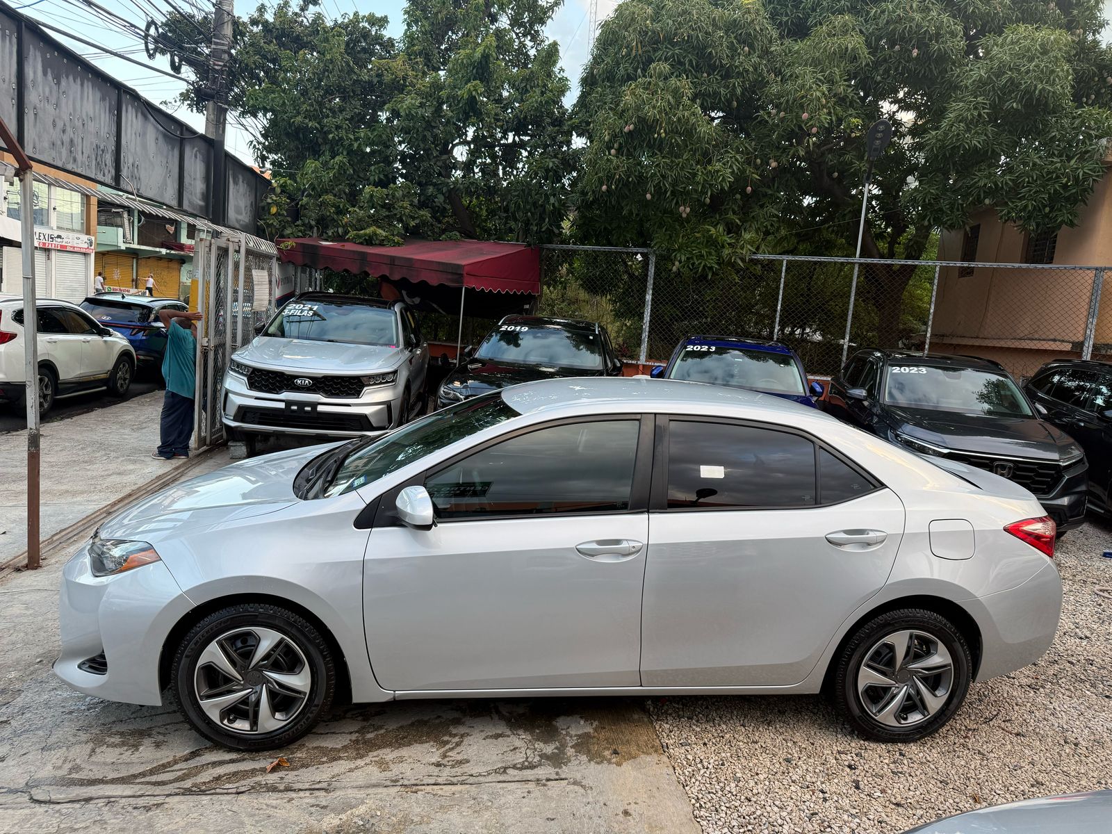 TOYOTA COROLLA LE 2019 GRIS PLATA RECIEN IMPORTADO Foto 7275821-10.jpg