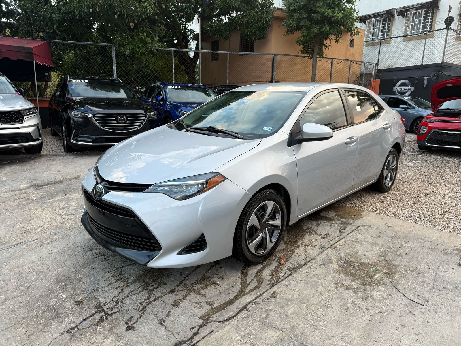 TOYOTA COROLLA LE 2019 GRIS PLATA RECIEN IMPORTADO Foto 7275821-4.jpg