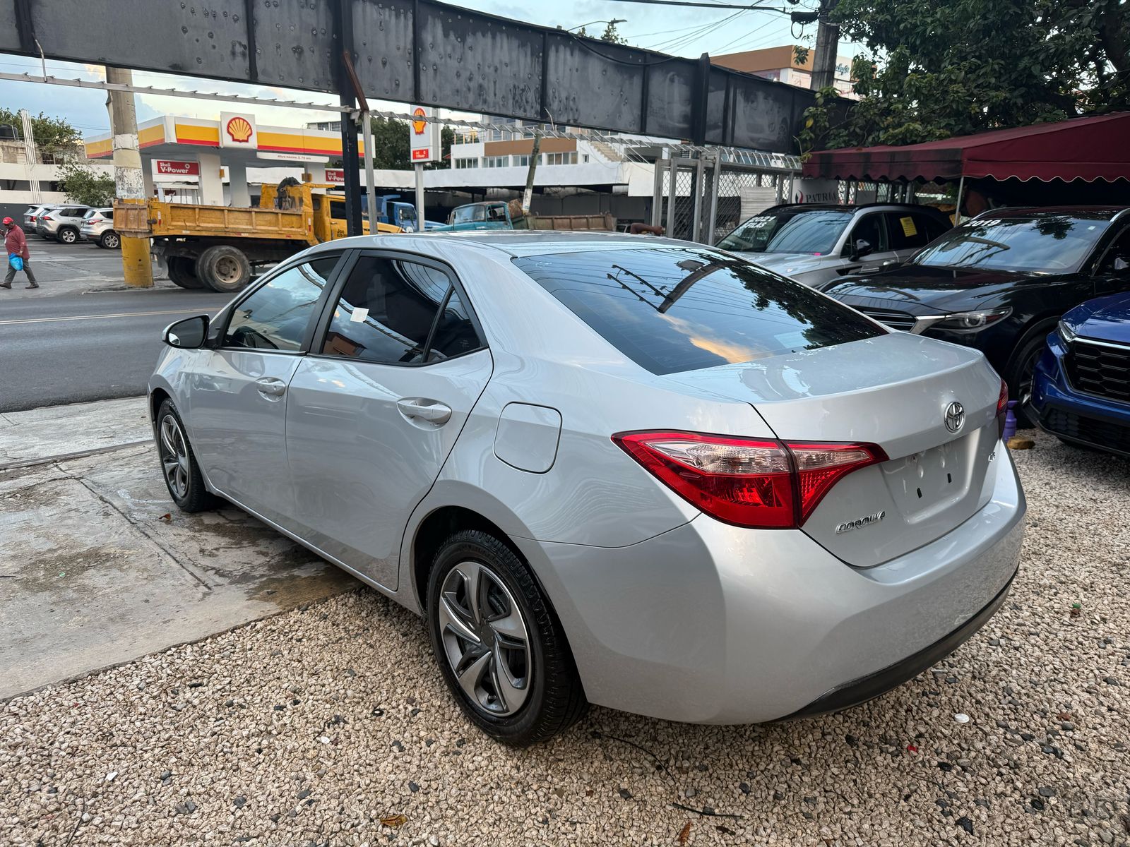 TOYOTA COROLLA LE 2019 GRIS PLATA RECIEN IMPORTADO Foto 7275821-7.jpg