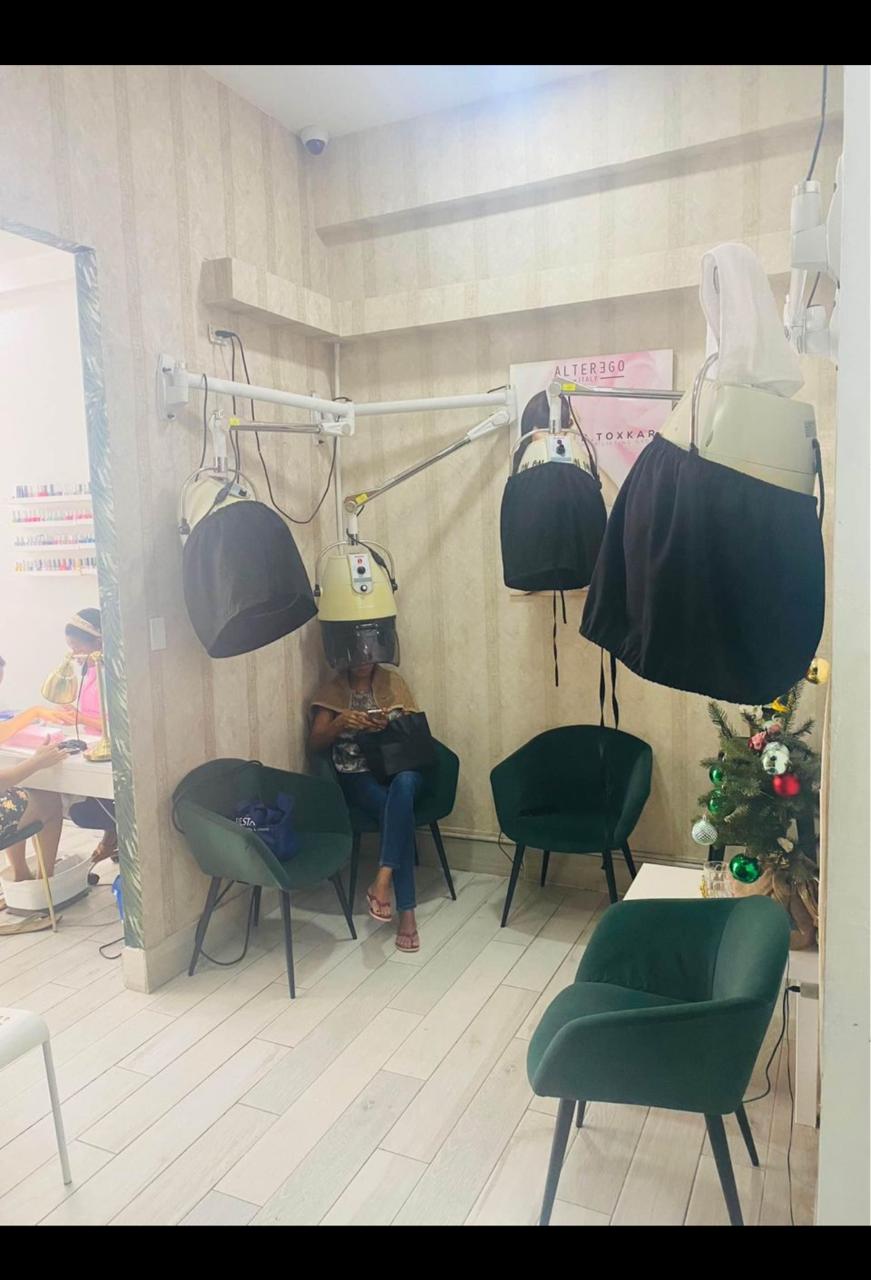 Vendo Punto Comercial Salón de Belleza Totalmente Amueblado Foto 7276505-7.jpg