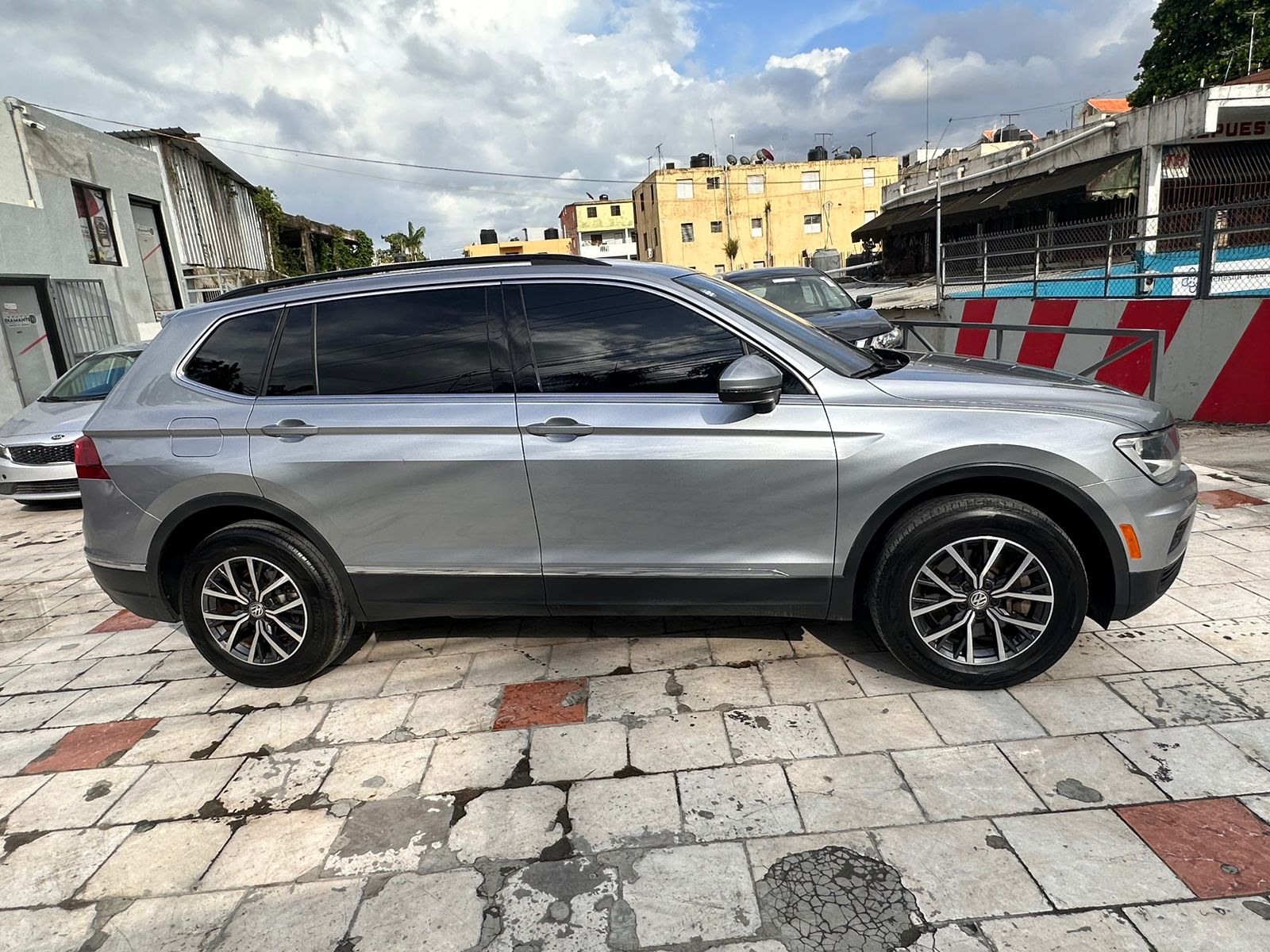 VOLKSWAGUER TIGUAN GRIS 2020 AMERICANO RECIEN IMPORTADO Foto 7276567-3.jpg