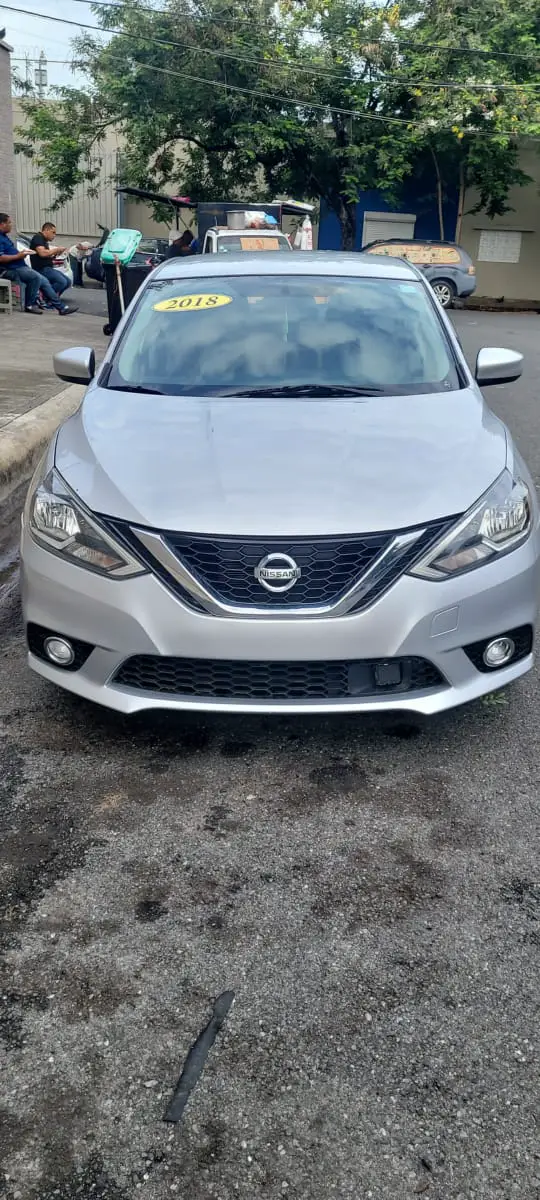 EN VENTA UN NISSA SENTRA COLOR PLATA DEL 2018 Foto 7276893-7.jpg