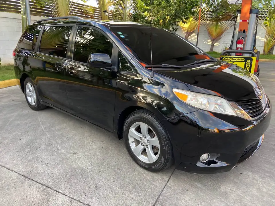 TOYOTA SIENNA 2012  ÓPTIMAS CONDICIONES  IMPECABLE . Foto 7277032-8.jpg