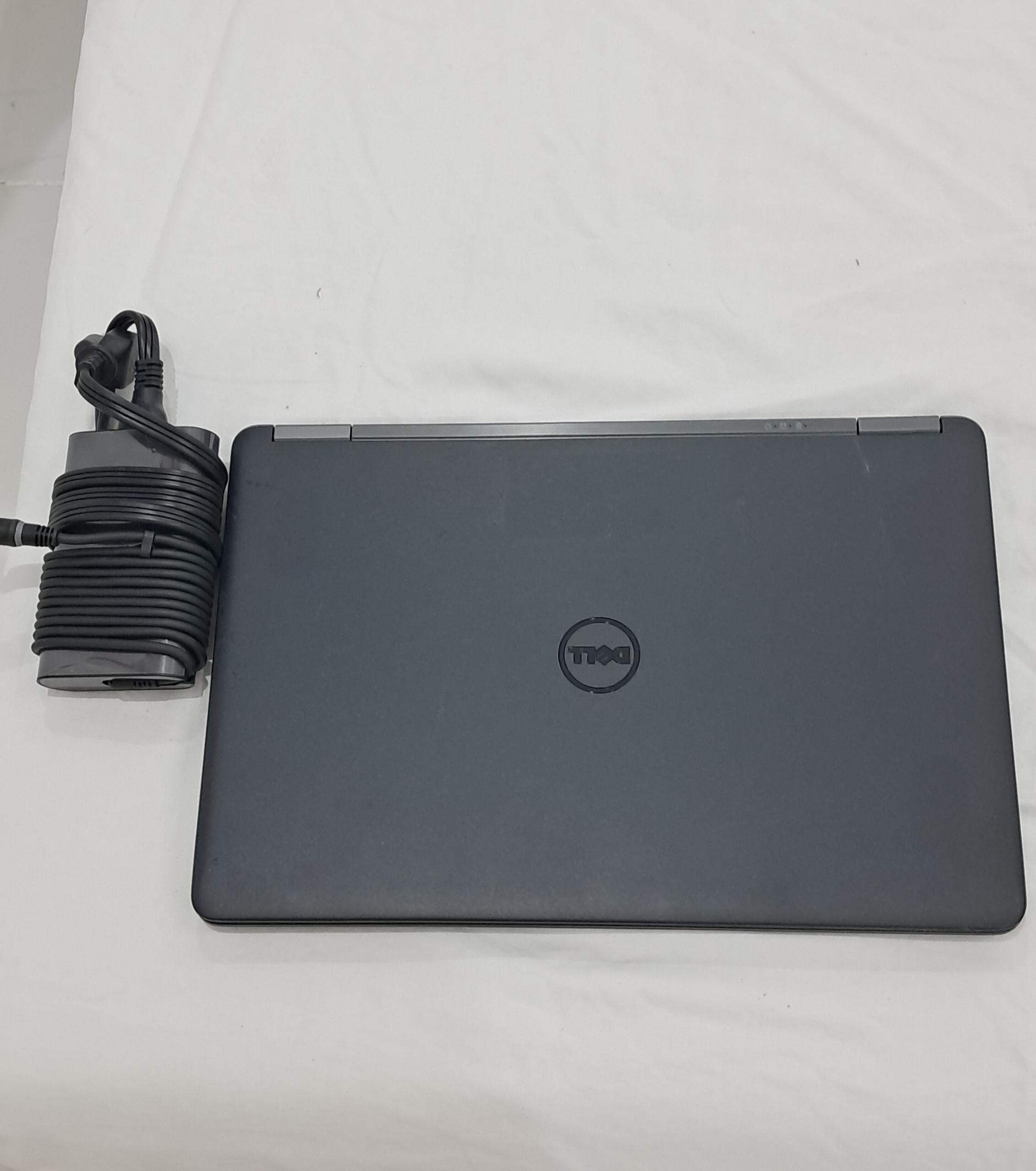 Laptop Dell 7250 i5 256GB SSD 12Gb RAM Foto 7277226-2.jpg