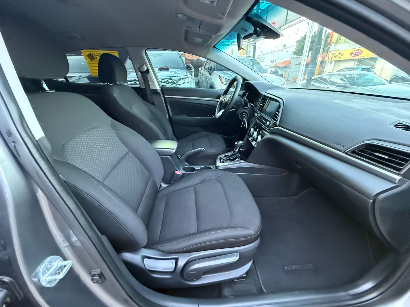 HYUNDAI ELANTRA SEL 2019 GRIS RECIEN IMPORTADO Foto 7277264-12.jpg