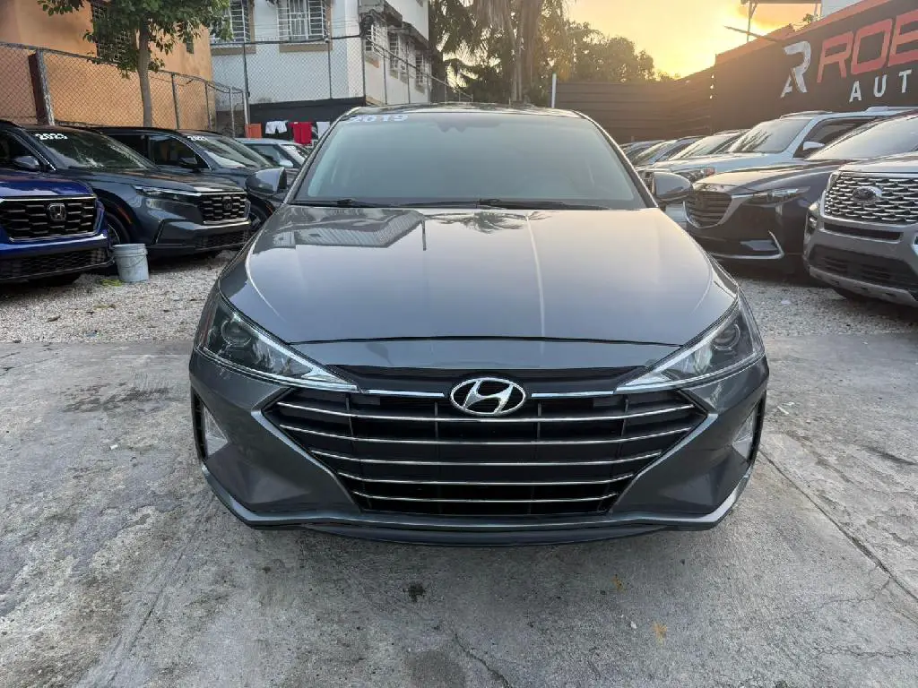 HYUNDAI ELANTRA SEL 2019 GRIS RECIEN IMPORTADO Foto 7277264-2.jpg