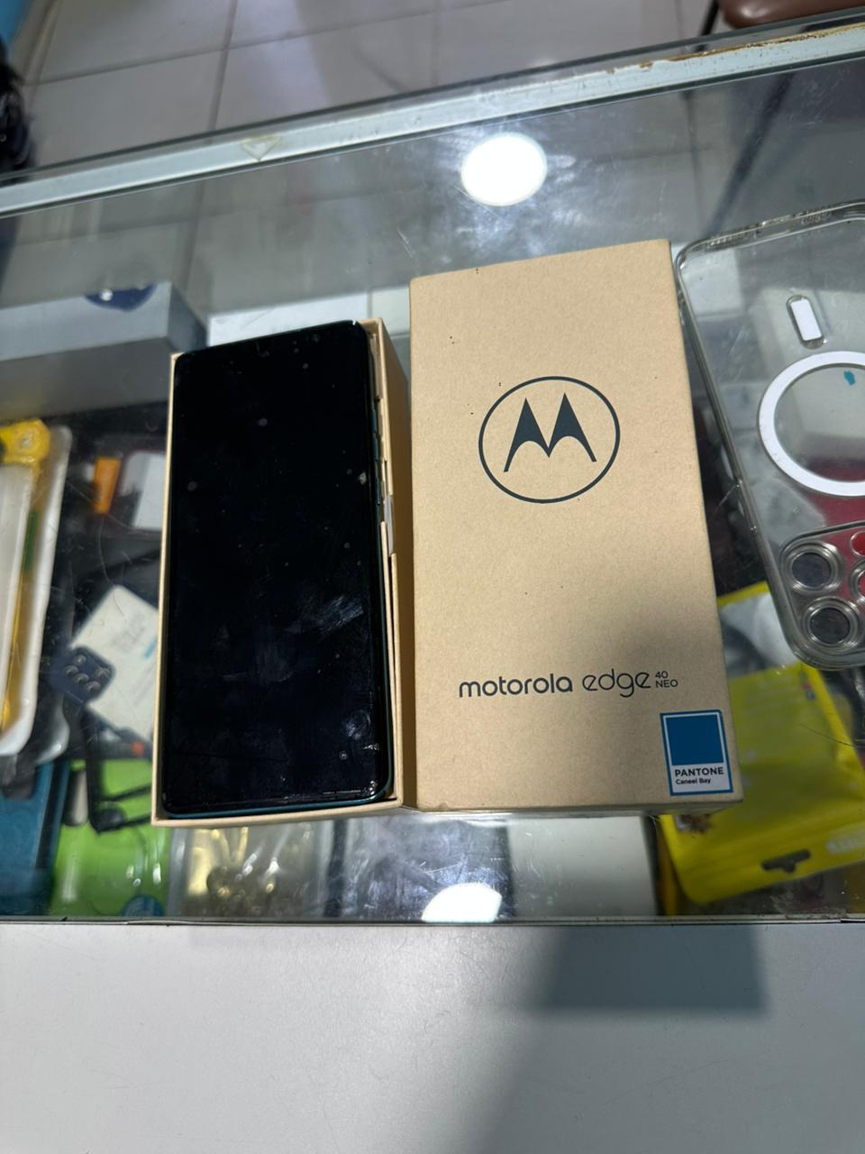 Motorola Edge 40 Neo en caja Foto 7277564-2.jpg