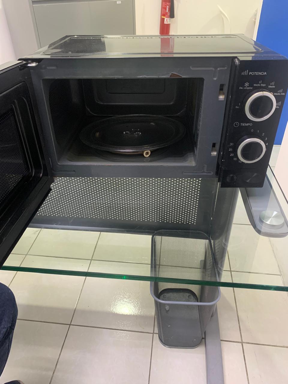 Microondas Oster 1100W Foto 7277604-2.jpg