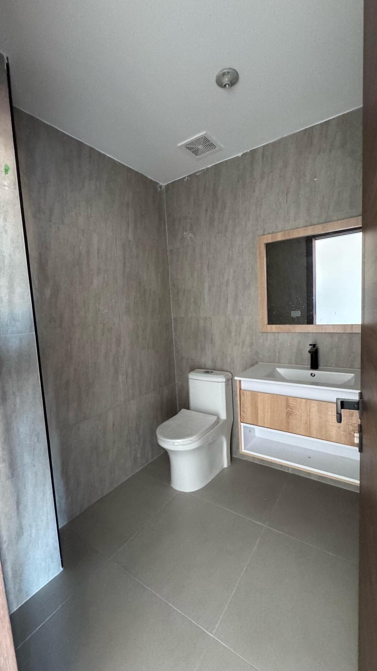 Apartamento 4to. Nivel en Arroyo Hondo Viejo Foto 7279660-3.jpg