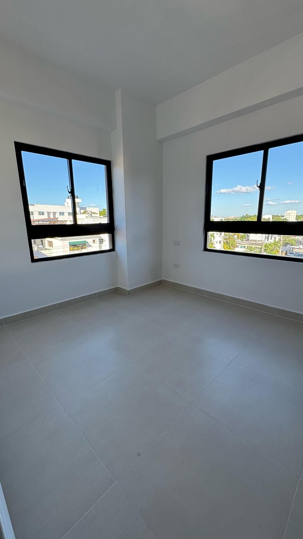 Apartamento 4to. Nivel en Arroyo Hondo Viejo Foto 7279660-4.jpg