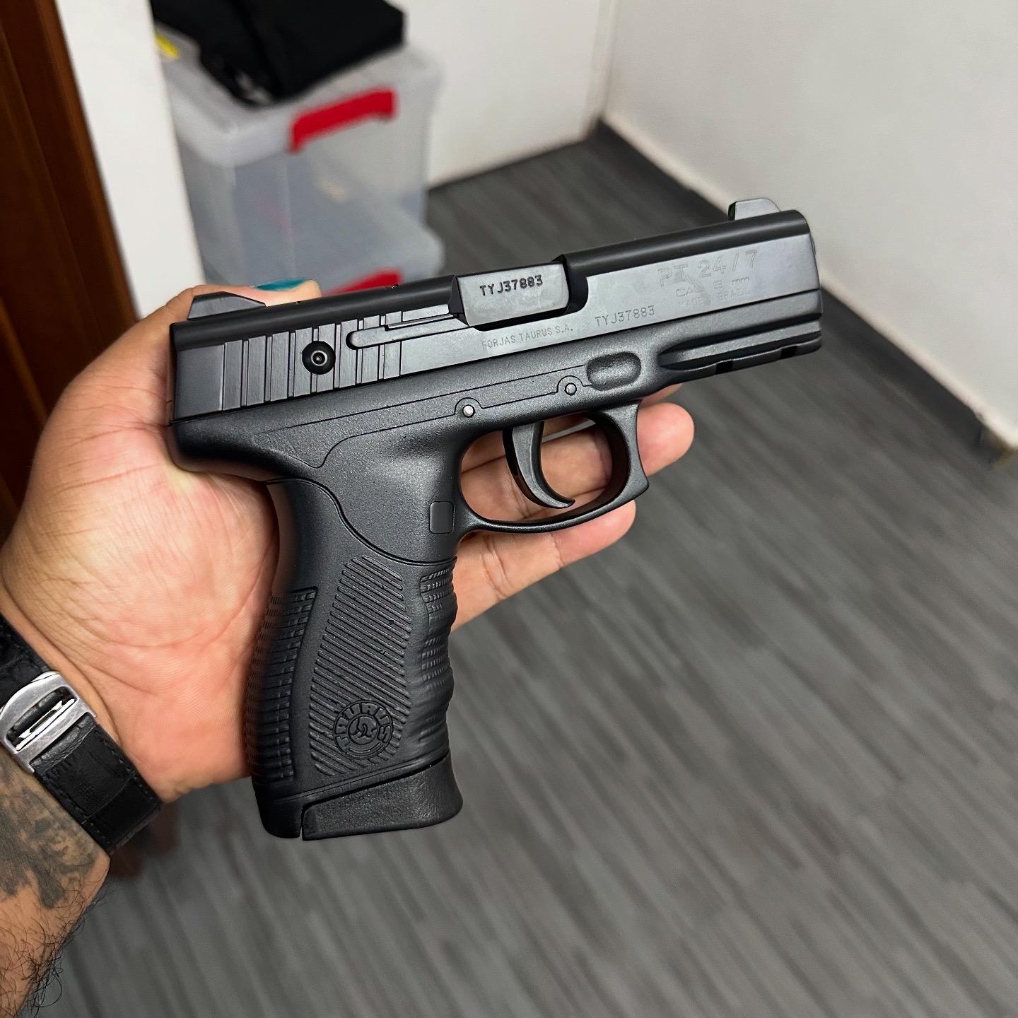 Taurus PT 24/7  Foto 7282118-2.jpg