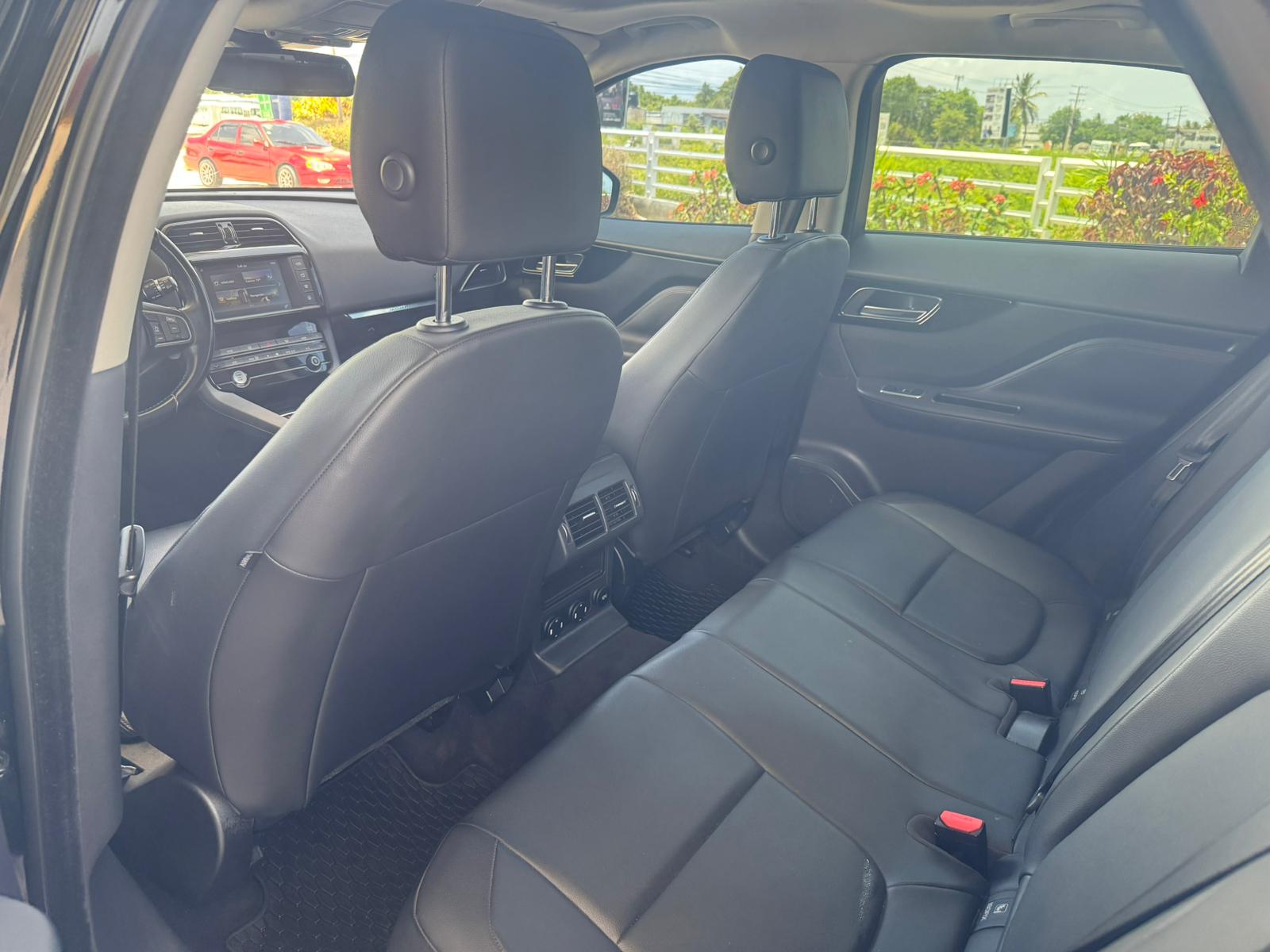 Jaguar F-PACE 2017 Foto 7282238-10.jpg