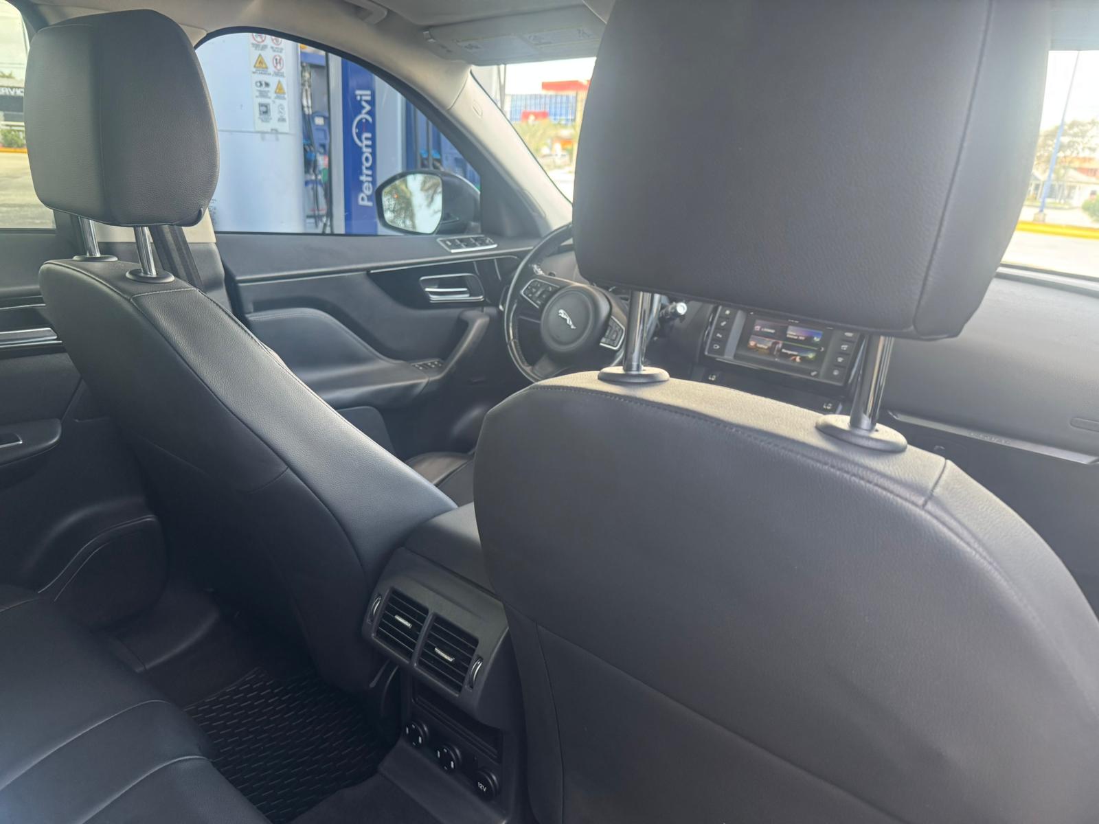 Jaguar F-PACE 2017 Foto 7282238-7.jpg