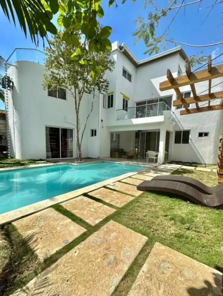 Vendo Exclusiva Villa 3 Niveles AMUEBLADA en LOS GUAYACANES JUAN DOLIO Foto 7282279-2.jpg