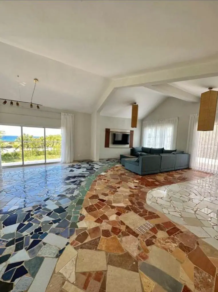 Vendo Exclusiva Villa 3 Niveles AMUEBLADA en LOS GUAYACANES JUAN DOLIO Foto 7282279-3.jpg