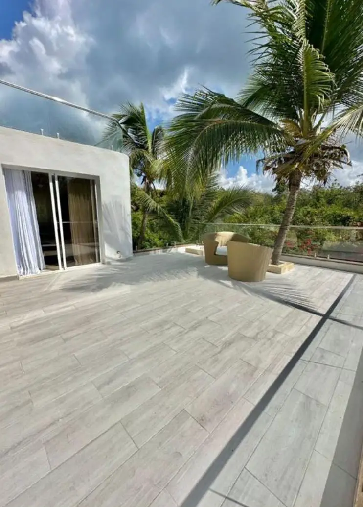 Vendo Exclusiva Villa 3 Niveles AMUEBLADA en LOS GUAYACANES JUAN DOLIO Foto 7282279-4.jpg