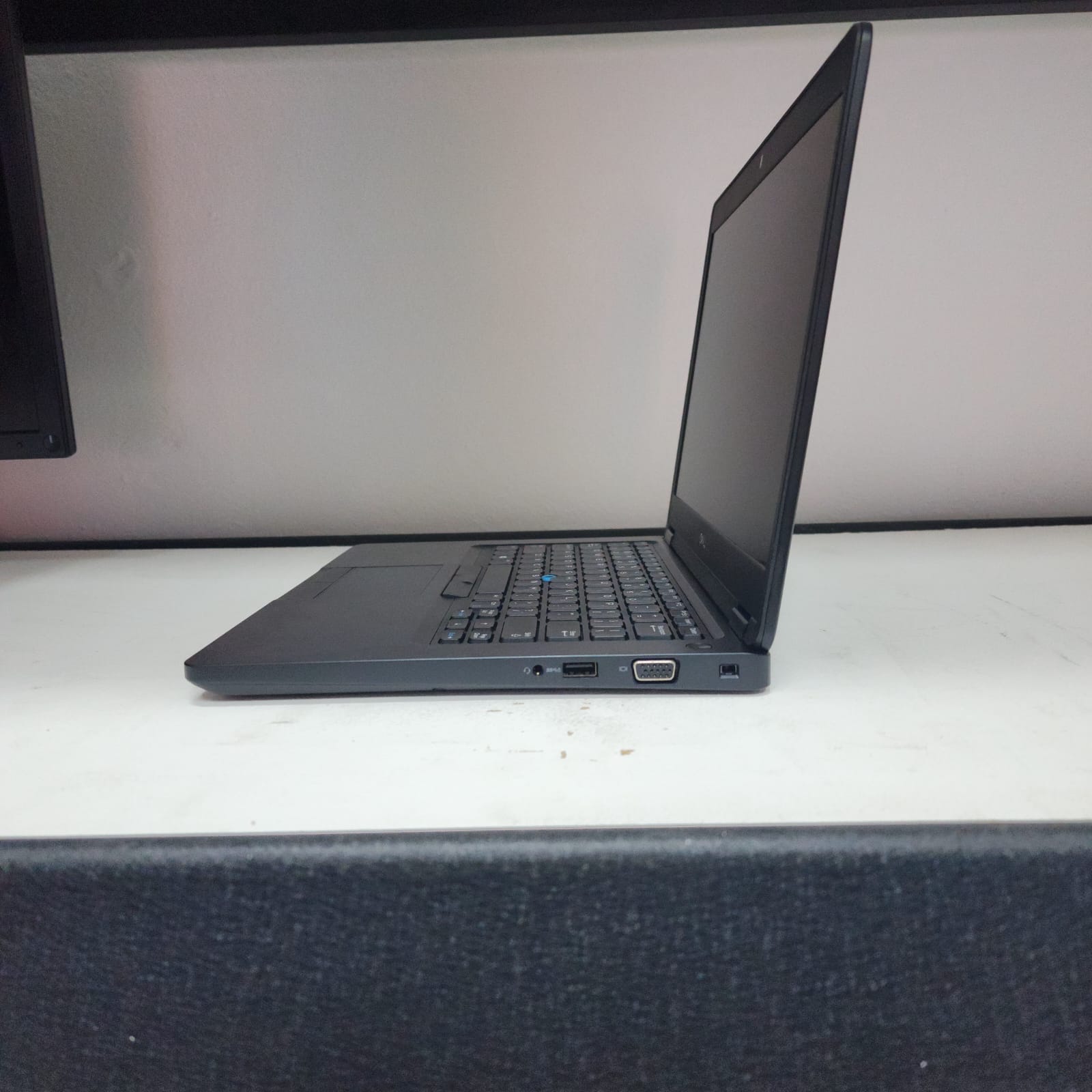 Laptop DELL Latitude 5490 en La Vega Foto 7282301-3.jpg
