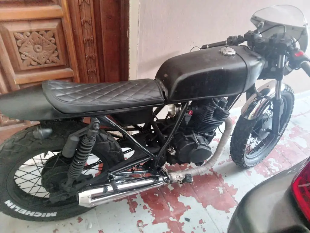 Motocicleta Yamaha Cafe Racer 250cc  Foto 7282313-4.jpg