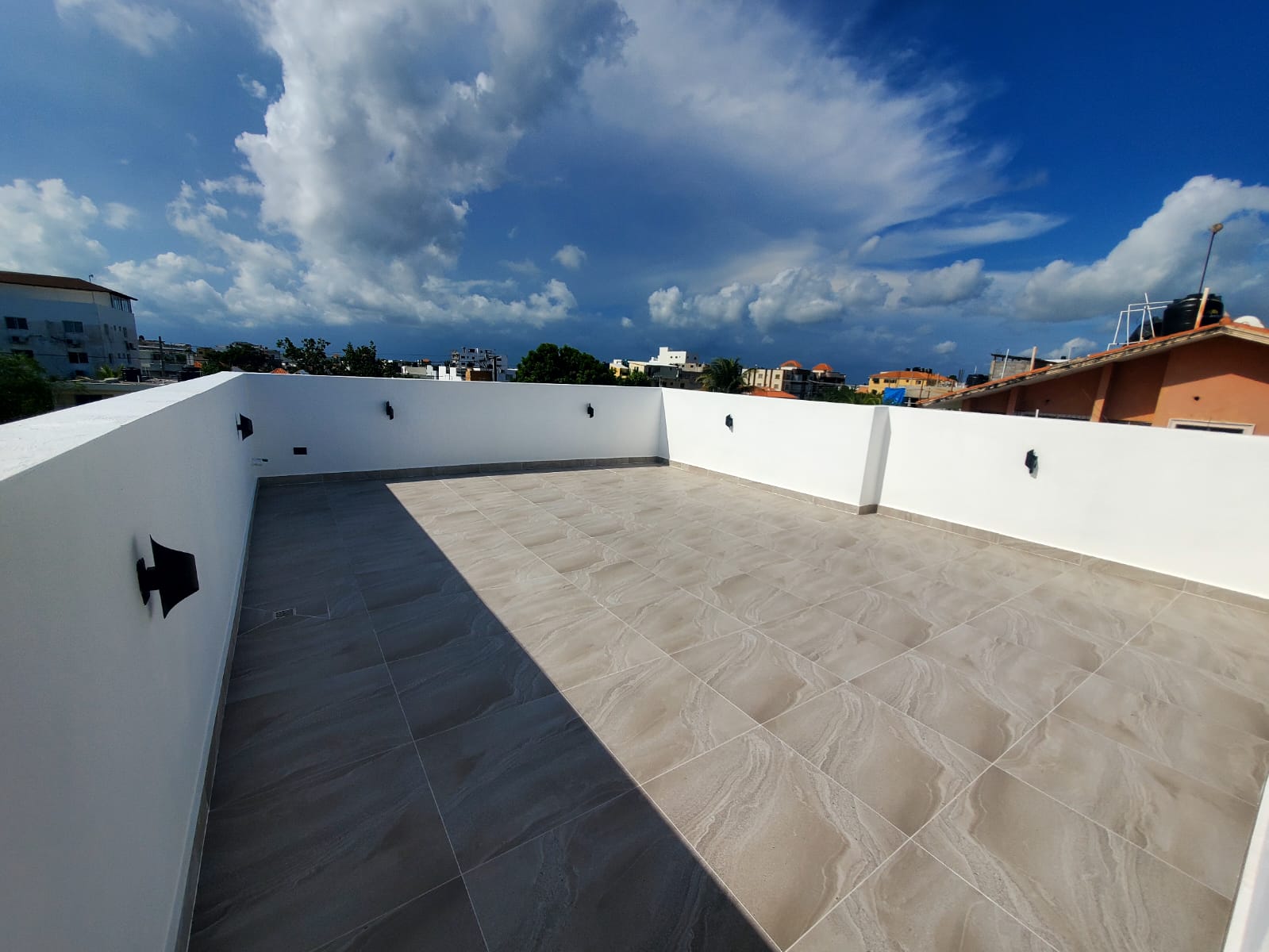 Casa con marquesina para 4 vehículos en oferta por el mes de los padre Foto 7282322-15.jpg