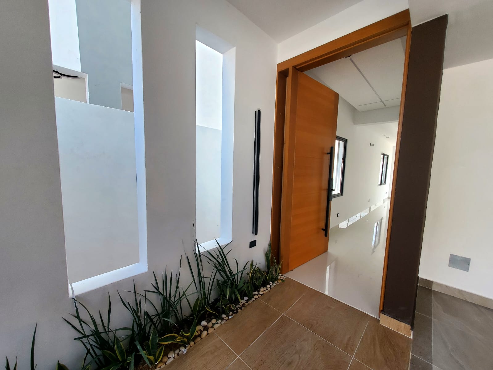 Casa con marquesina para 4 vehículos en oferta por el mes de los padre Foto 7282322-4.jpg
