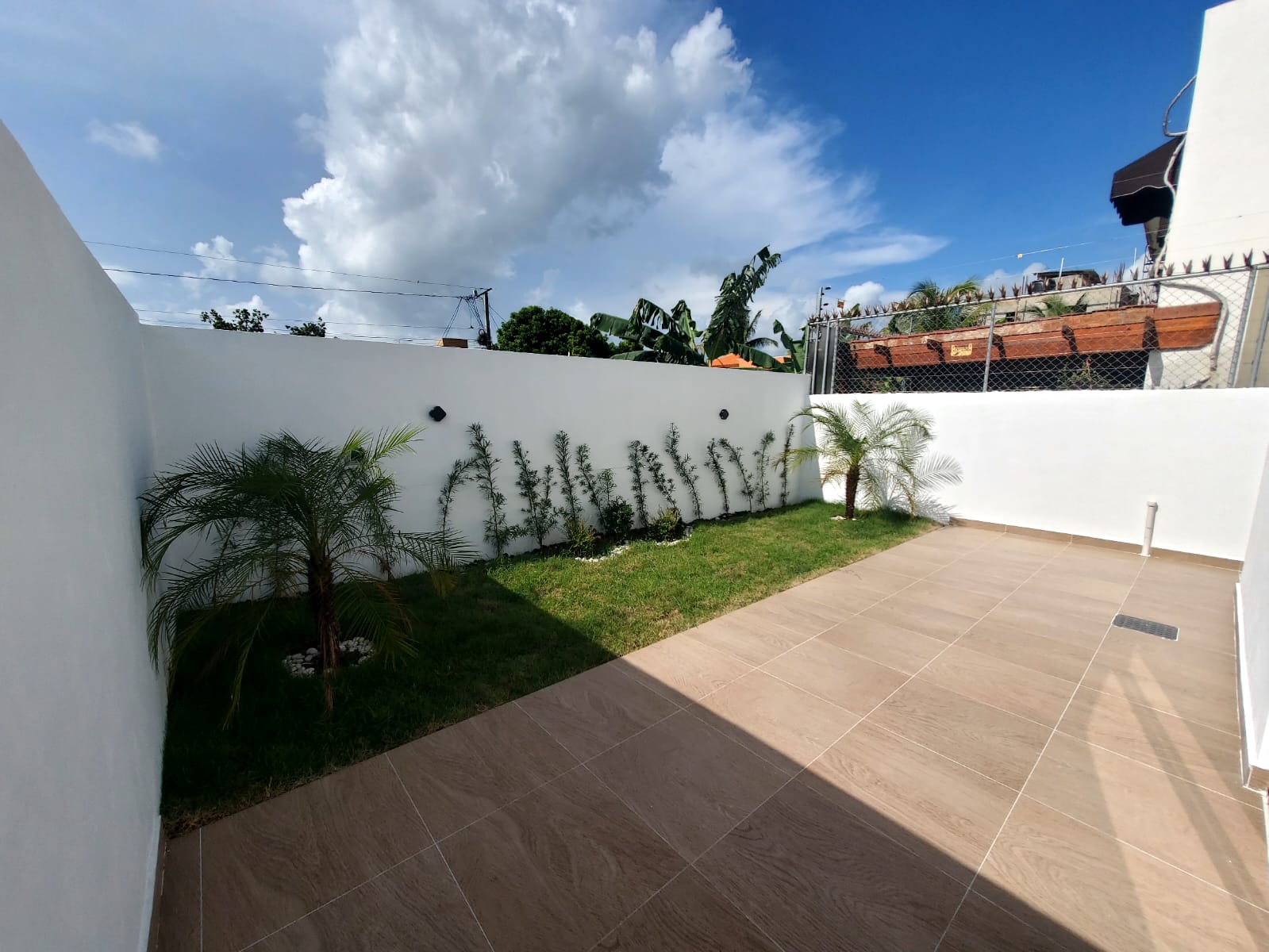 Casa con marquesina para 4 vehículos en oferta por el mes de los padre Foto 7282322-8.jpg