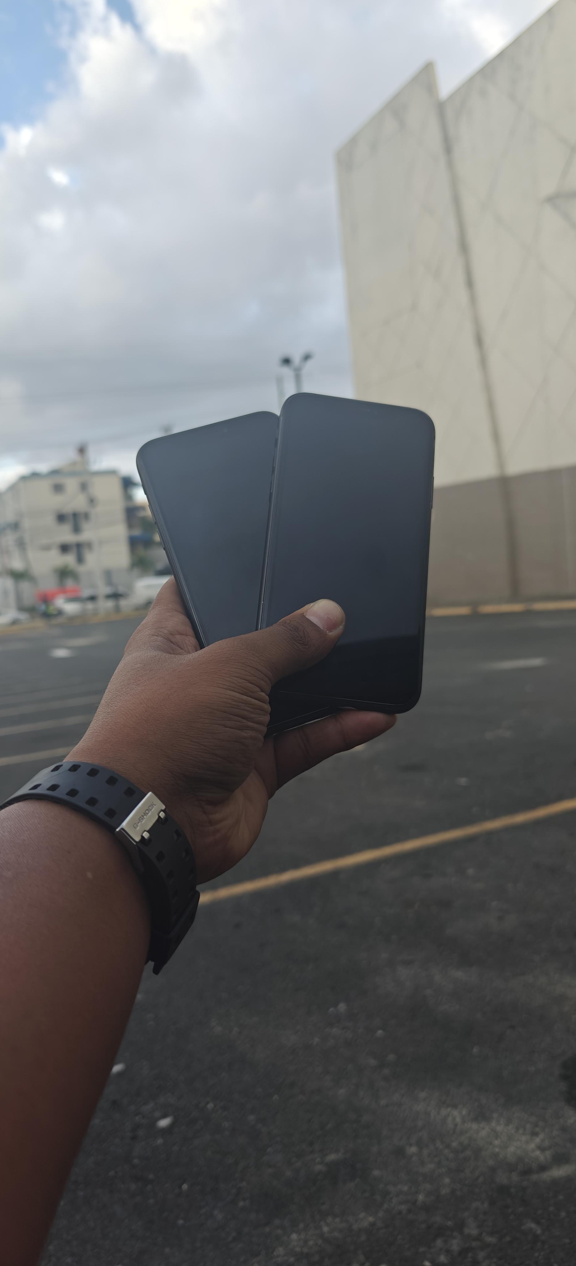 IPhone XR 64GB Factory Desbloqueado para todas las compañías  Foto 7282561-3.jpg