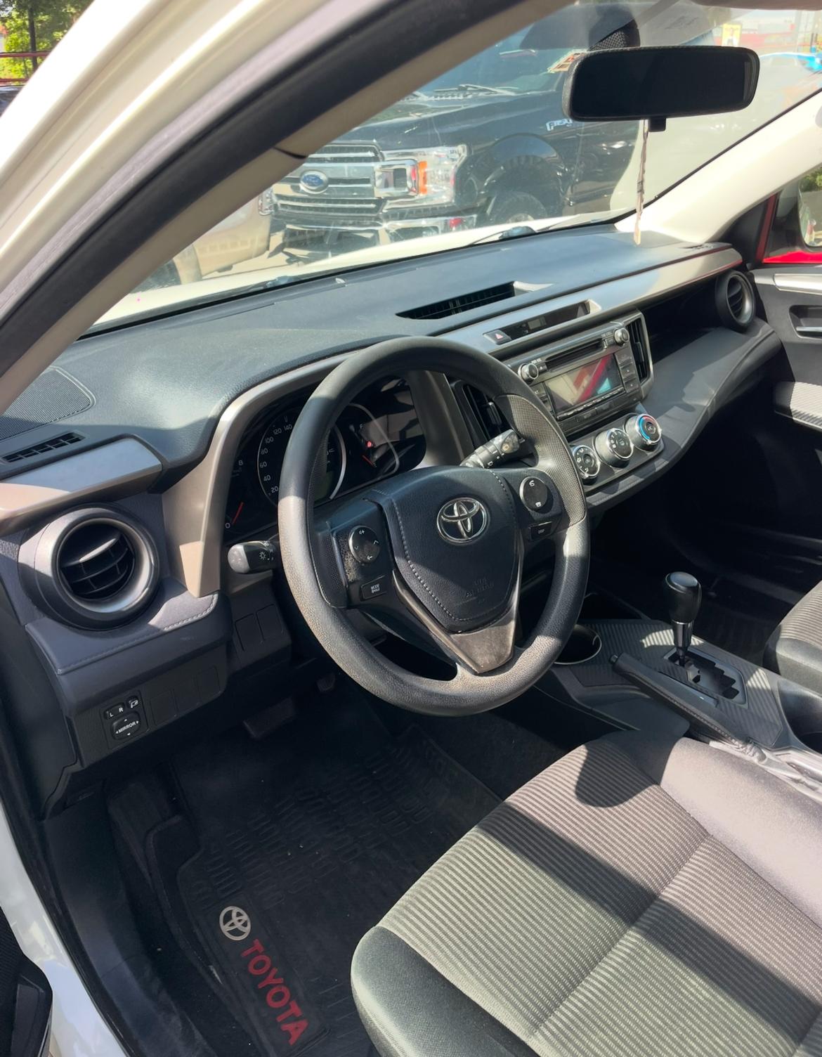 Toyota RAV4 LE 2015 en Peravia Foto 7282573-9.jpg