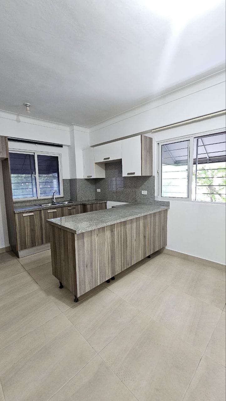 Apartamento en Gazcue ideal para inversión!  Espacioso y bien ubicado  Foto 7282622-12.jpg
