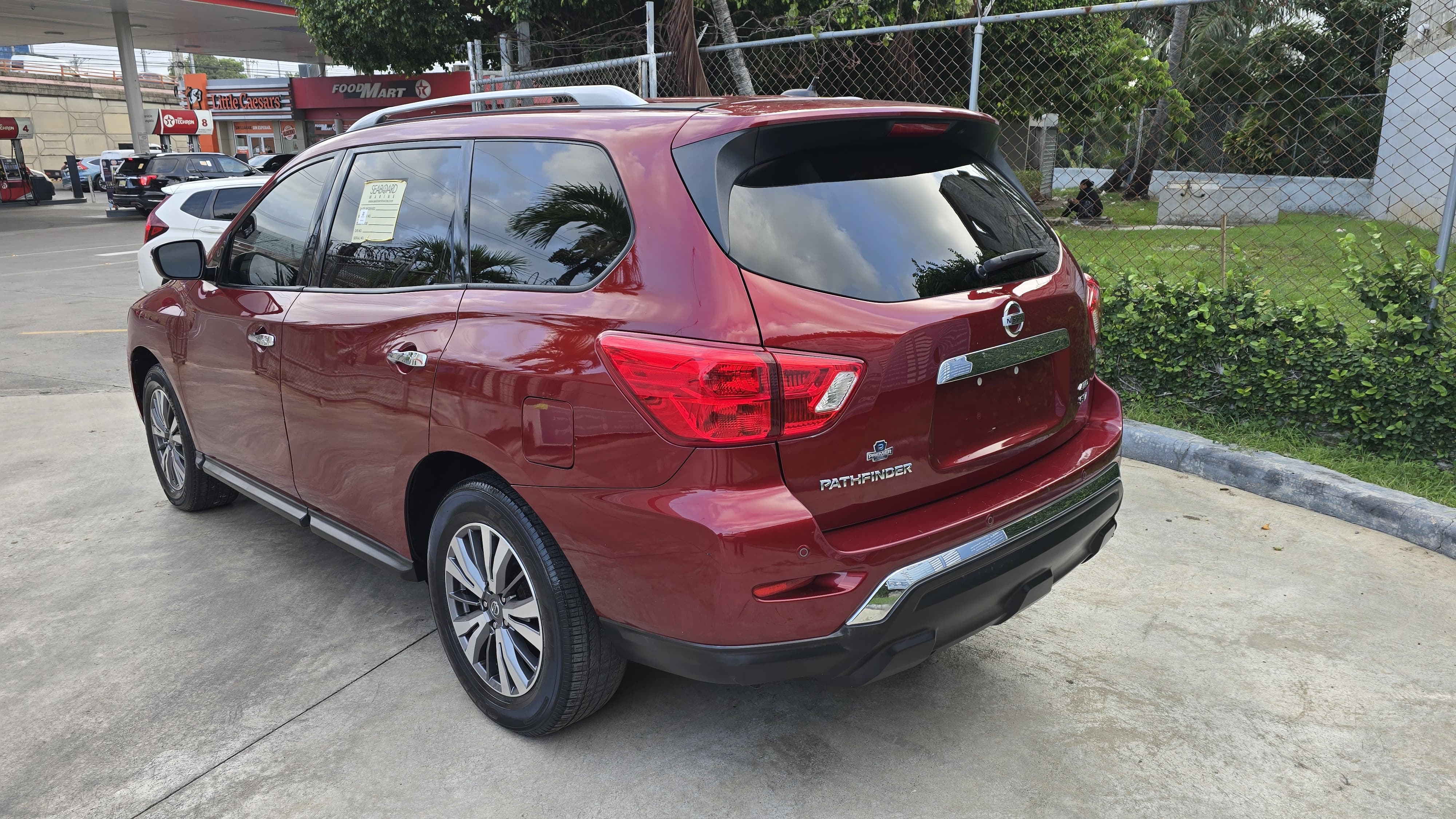 Nissan Pathfinder SV 4x4 2018 Clean Carfax Recien importada Foto 7282757-5.jpg