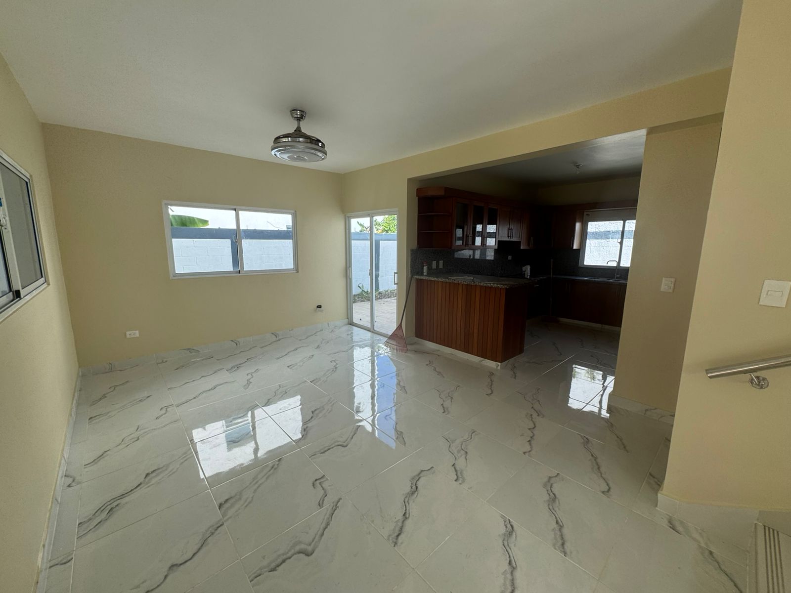  Moderna casa de 2 niveles en la zona más exclusivas y tranquila Foto 7282775-2.jpg