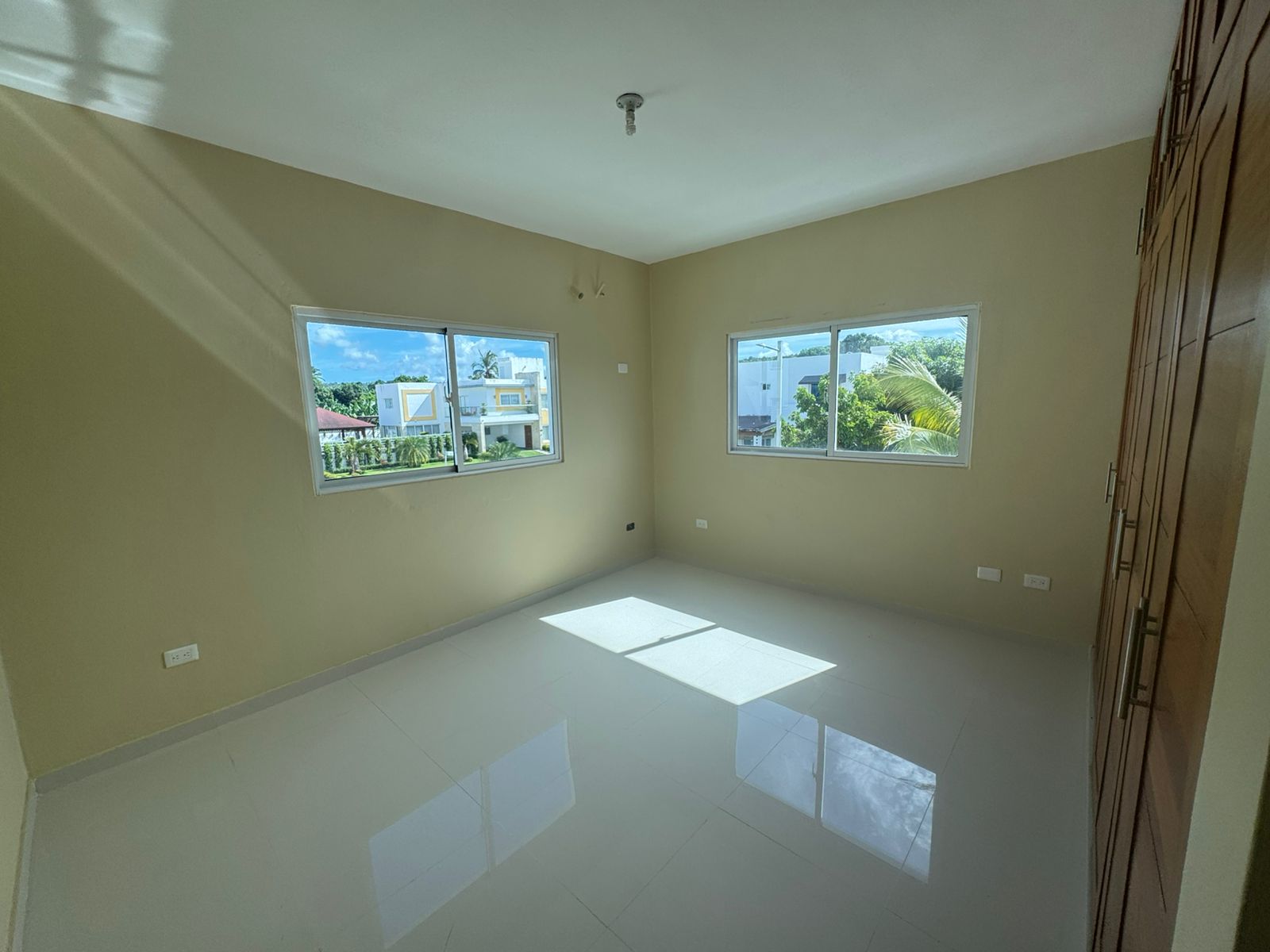  Moderna casa de 2 niveles en la zona más exclusivas y tranquila Foto 7282775-4.jpg