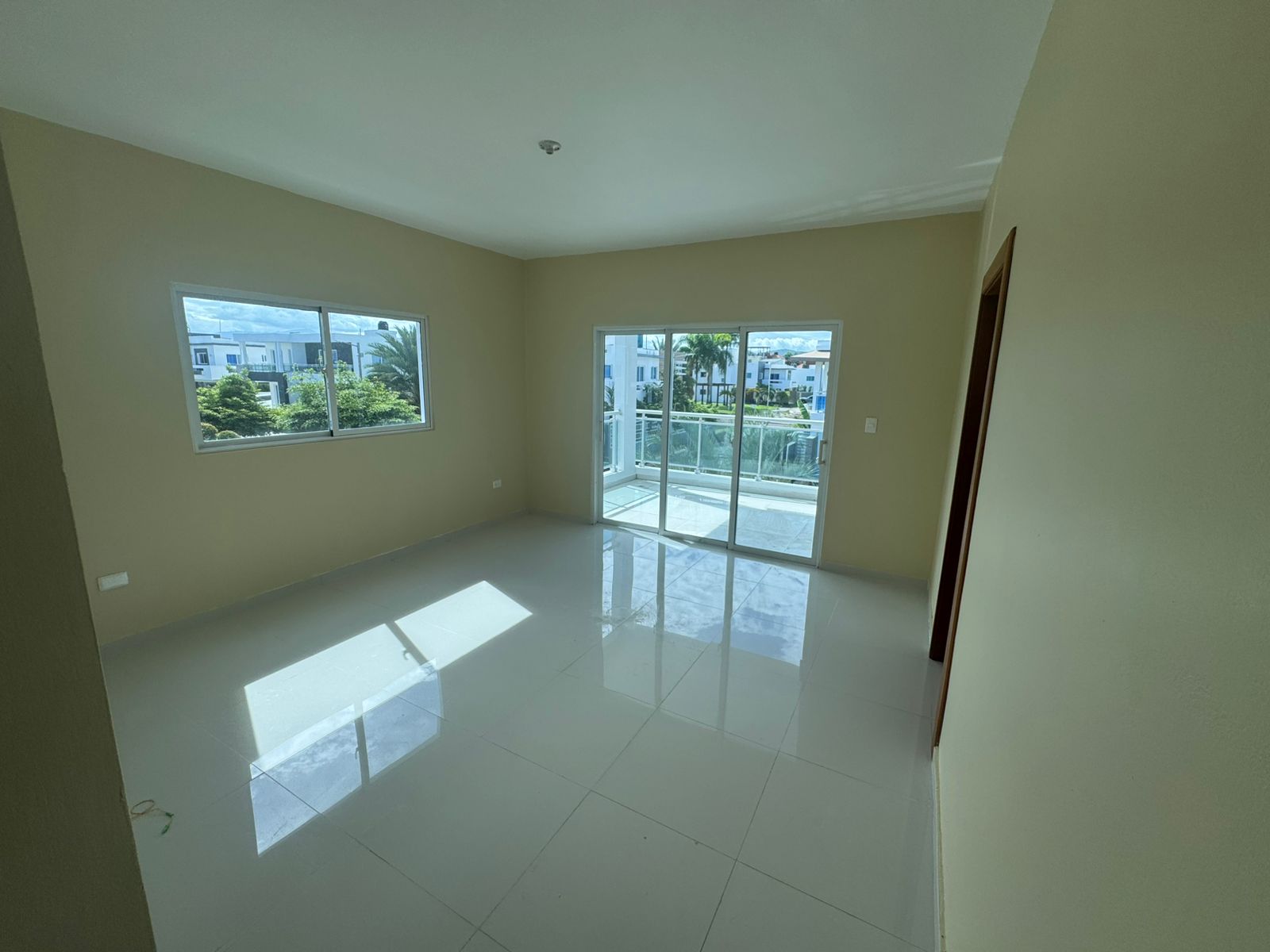  Moderna casa de 2 niveles en la zona más exclusivas y tranquila Foto 7282775-6.jpg