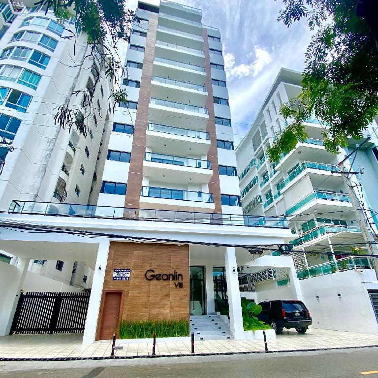 Alquilo apartamento en la urbanización Fernández Santo Domingo  Foto 7283172-1.jpg
