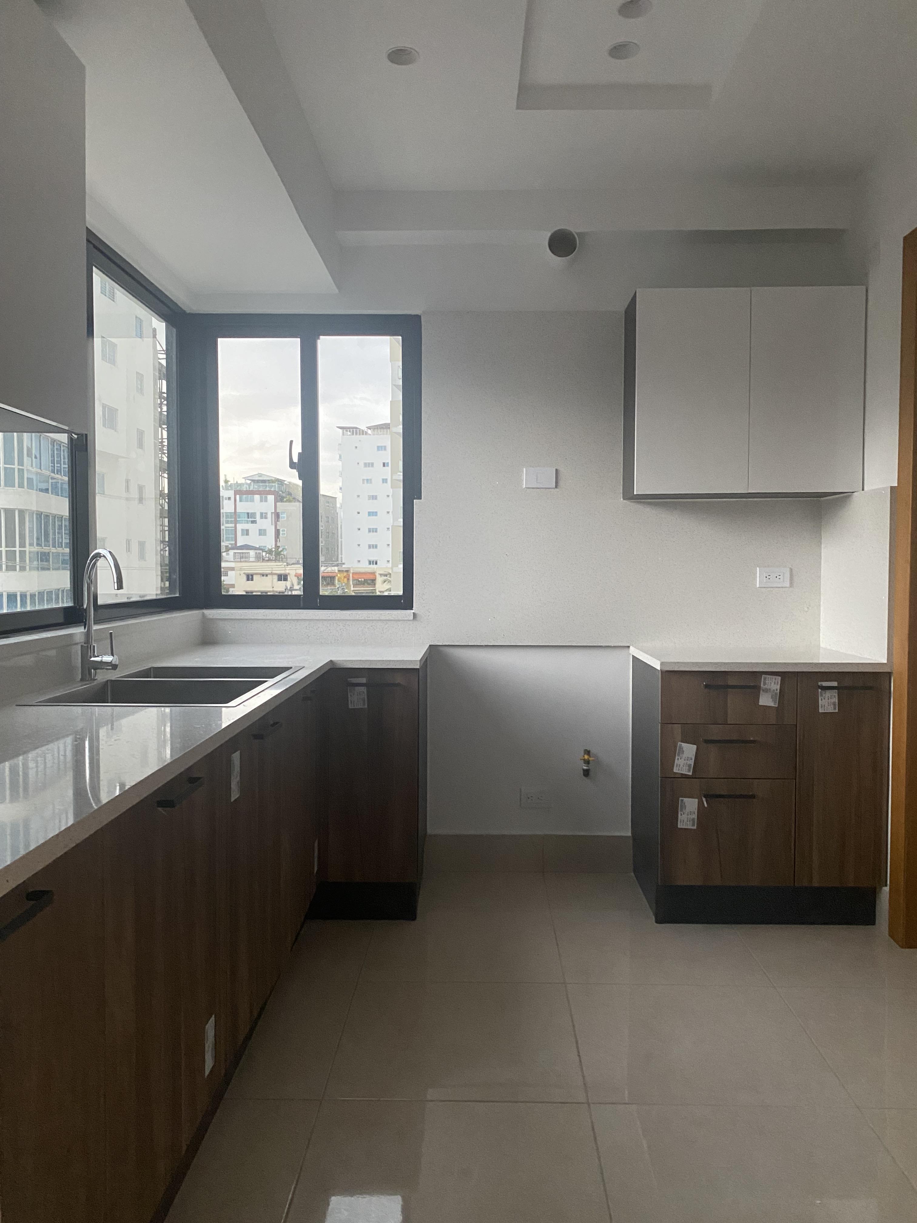 Alquilo apartamento en la urbanización Fernández Santo Domingo  Foto 7283172-3.jpg
