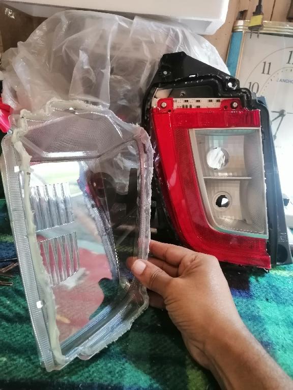 cambiamos el cristal roto a la mica daihatsu mira 2018/22 Foto 7283347-1.jpg