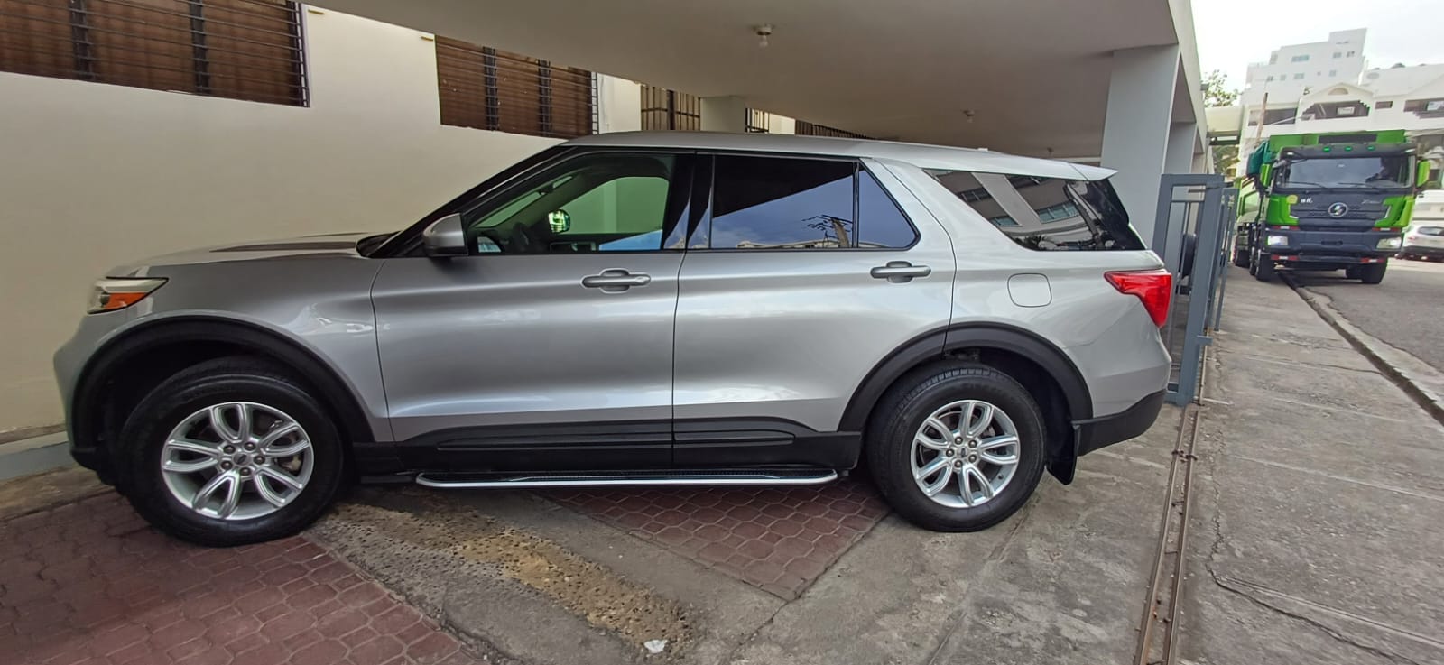 Ford Explorer 4x4 2020  Foto 7283749-1.jpg