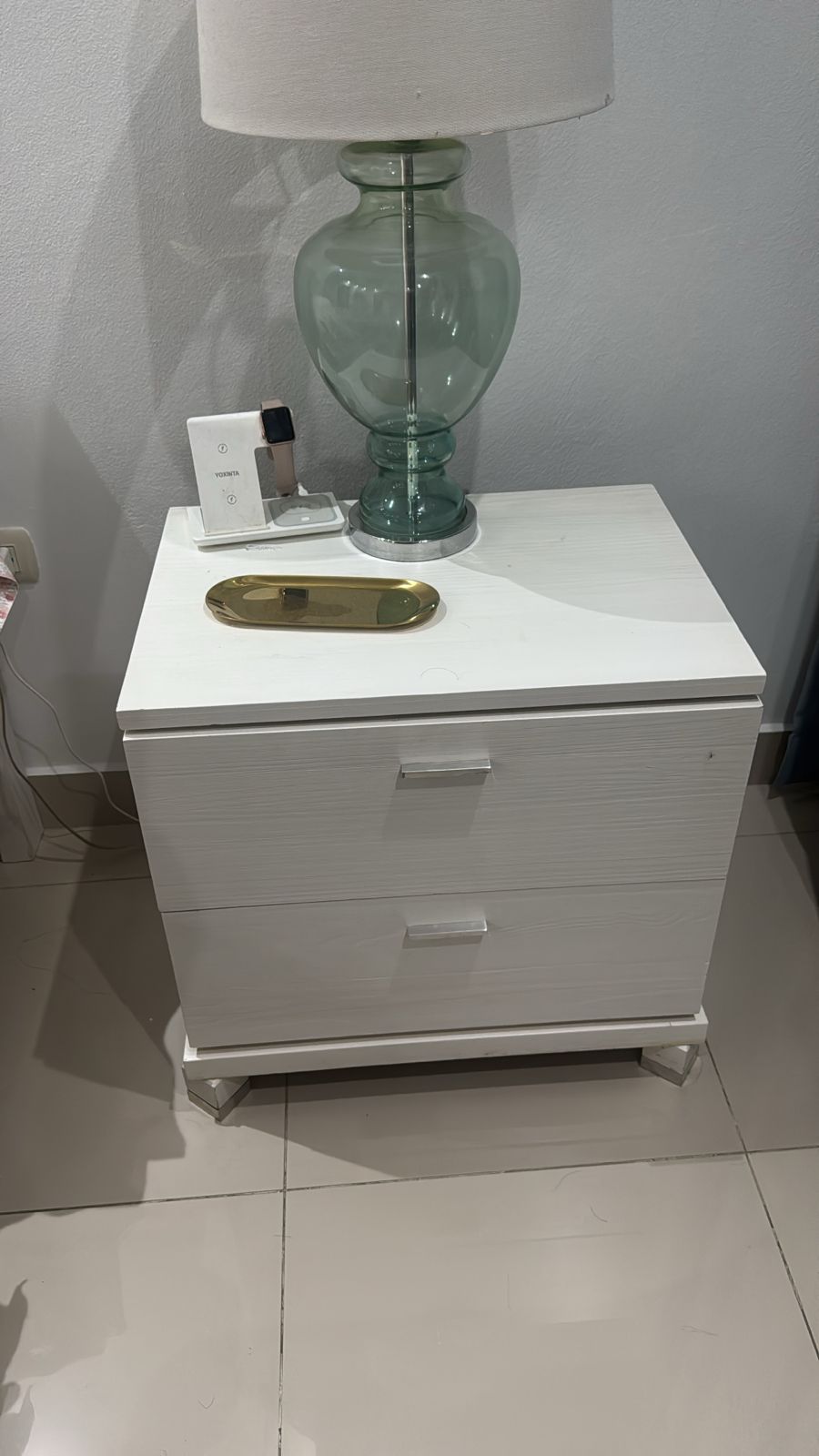 Se vende cama king con dos mesitas de noche Foto 7283779-3.jpg