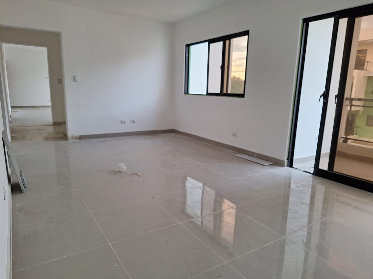 Apartamento de 3 Habitaciones en Venta en la Av. Hípica.  Foto 7283806-4.jpg