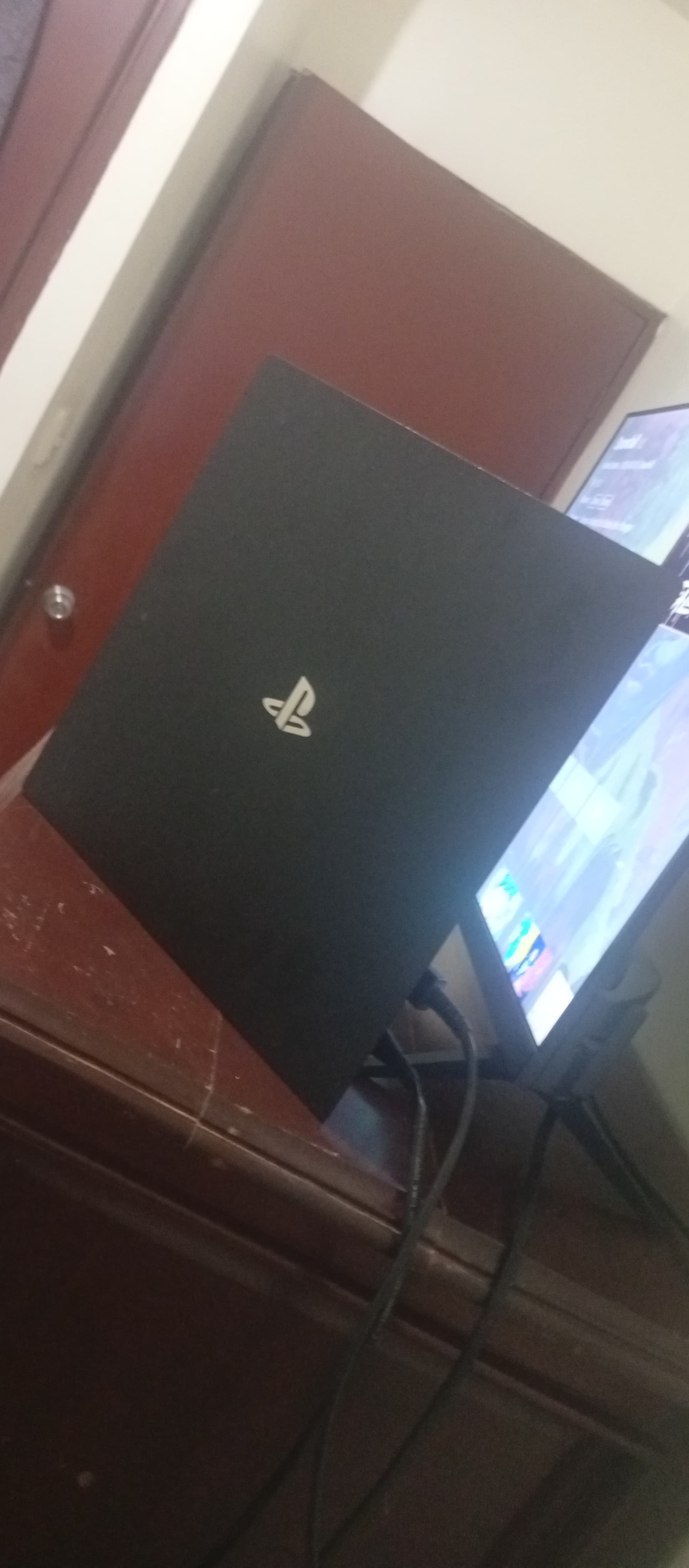 Play Station 4 Pro Foto 7284022-3.jpg