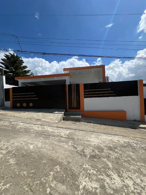???? EN VENTA – Casa Próxima a la Zona Franca de Rafey Santiago R.D. Foto 7284026-1.jpg