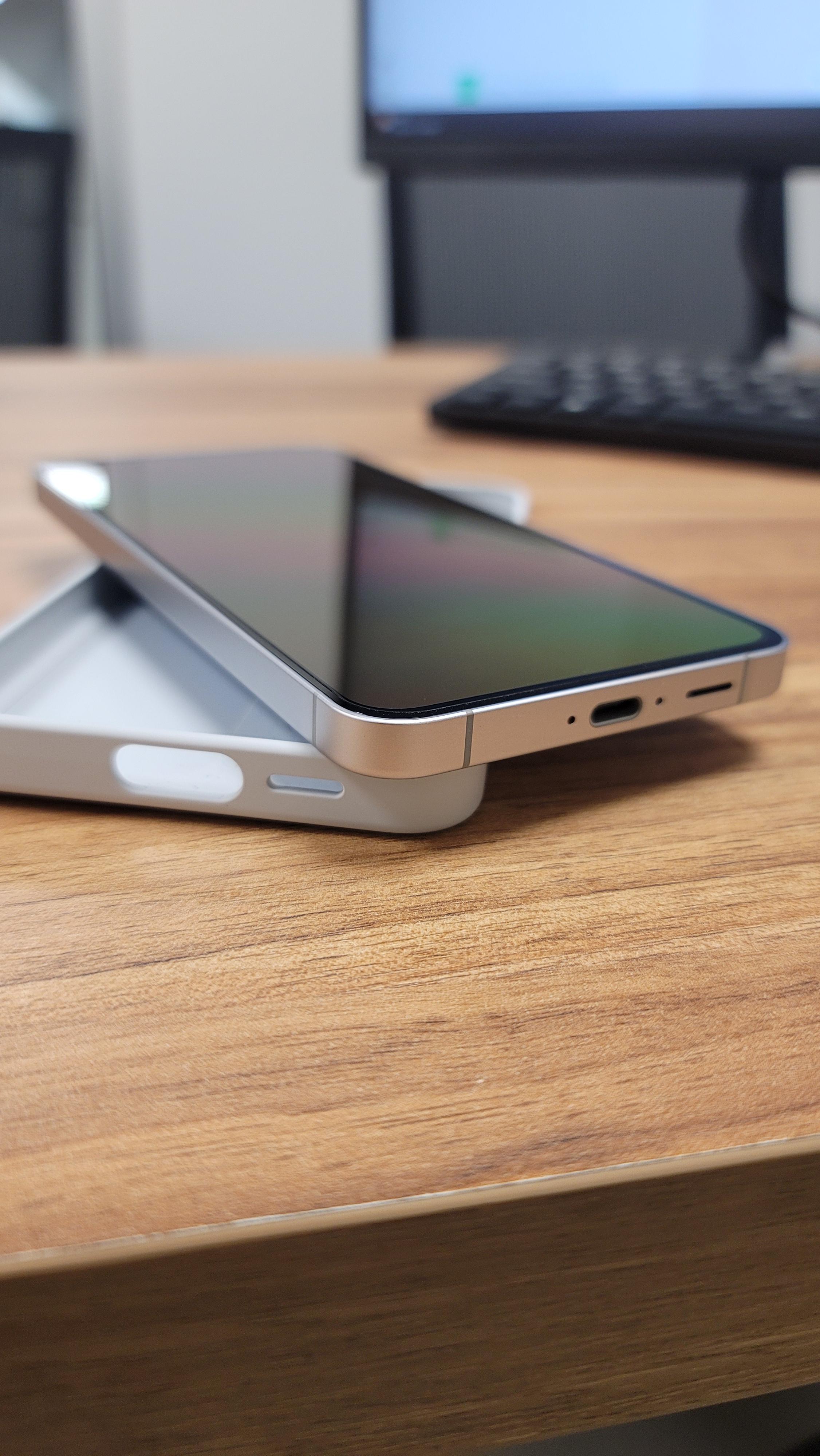 Samsung Galaxy s24 FE 256gb Claro  audifonos Samsung Buds FE Foto 7284110-3.jpg